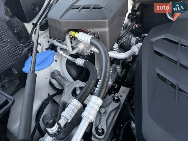 Белый Киа Niro, объемом двигателя 0 л и пробегом 130 тыс. км за 20999 $, фото 36 на Automoto.ua