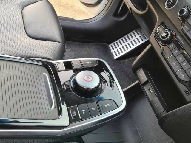 Білий Кіа Niro, об'ємом двигуна 0 л та пробігом 89 тис. км за 15000 $, фото 11 на Automoto.ua