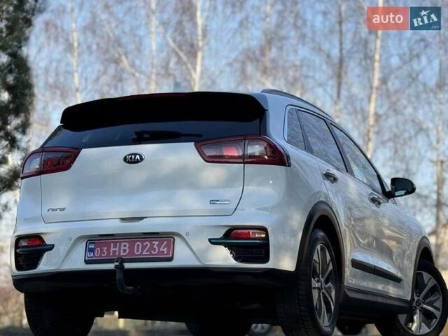 Белый Киа Niro, объемом двигателя 0 л и пробегом 72 тыс. км за 18600 $, фото 11 на Automoto.ua