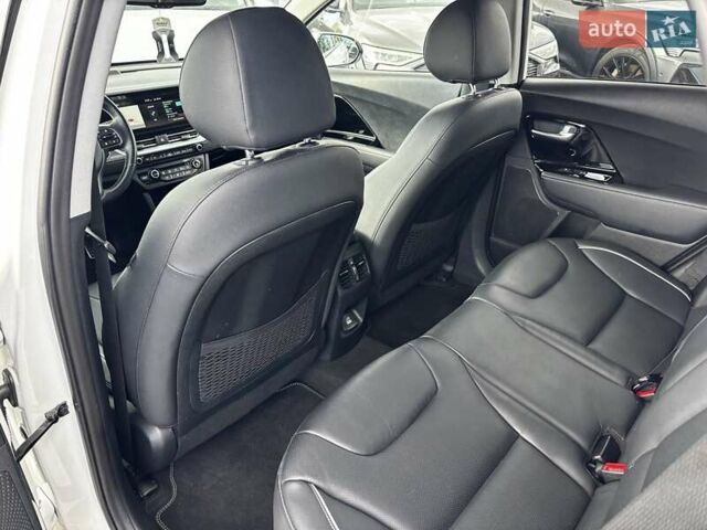 Киа Niro 2020 в Львове на Automoto.ua Белый Киа Niro, объемом двигателя 0 л и пробегом 95 тыс. км за 20450 $, фото 33 на Automoto.ua