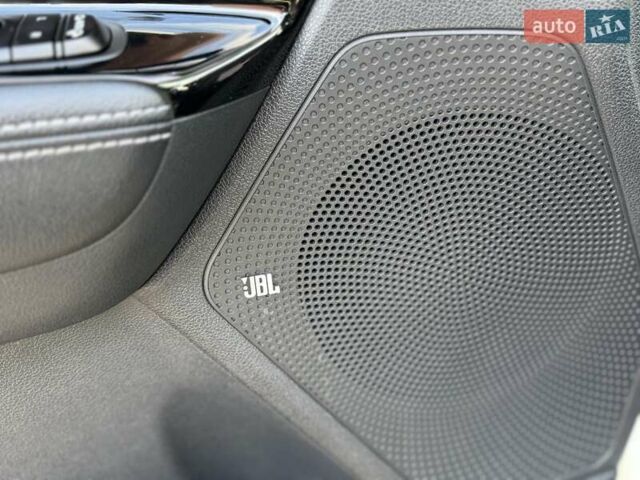 Білий Кіа Niro, об'ємом двигуна 0 л та пробігом 168 тис. км за 18455 $, фото 16 на Automoto.ua