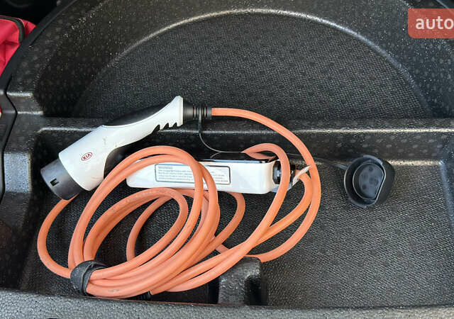 Белый Киа Niro, объемом двигателя 0 л и пробегом 126 тыс. км за 18400 $, фото 23 на Automoto.ua