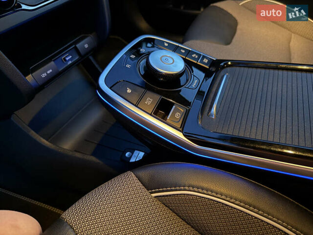 Киа Niro 2020 в Новой Ушице на Automoto.ua Белый Киа Niro, объемом двигателя 0 л и пробегом 152 тыс. км за 18500 $, фото 46 на Automoto.ua