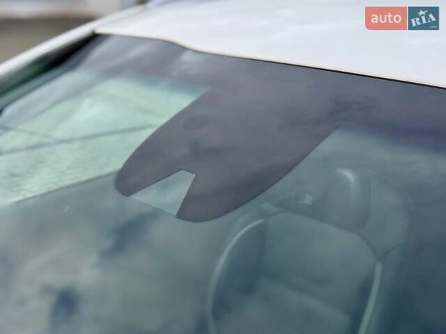 Білий Кіа Niro, об'ємом двигуна 0 л та пробігом 89 тис. км за 18950 $, фото 30 на Automoto.ua