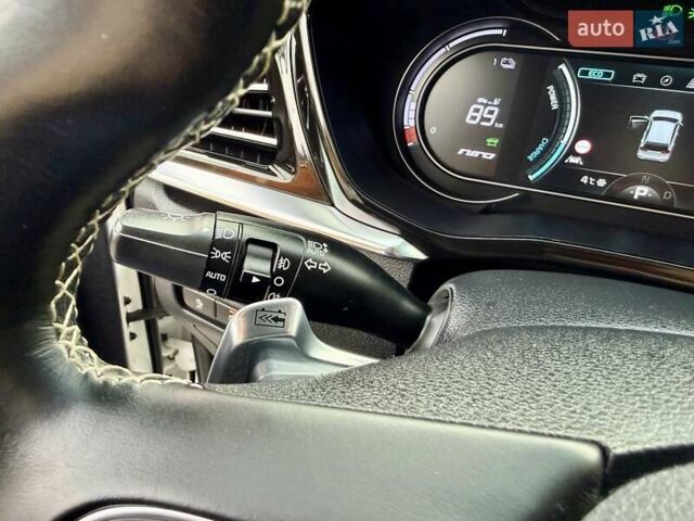 Білий Кіа Niro, об'ємом двигуна 0 л та пробігом 89 тис. км за 18950 $, фото 62 на Automoto.ua