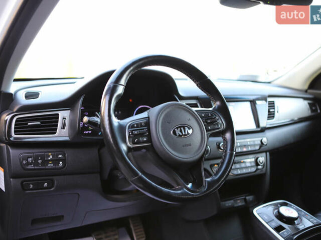 Белый Киа Niro, объемом двигателя 0 л и пробегом 80 тыс. км за 18800 $, фото 23 на Automoto.ua