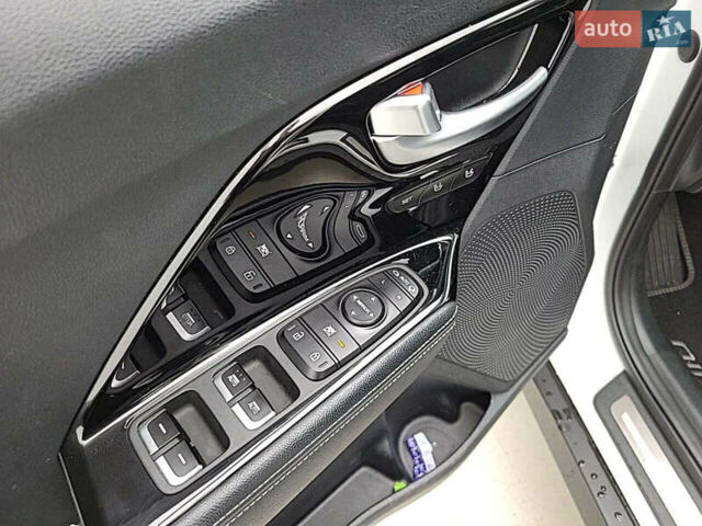 Білий Кіа Niro, об'ємом двигуна 0 л та пробігом 116 тис. км за 20246 $, фото 11 на Automoto.ua