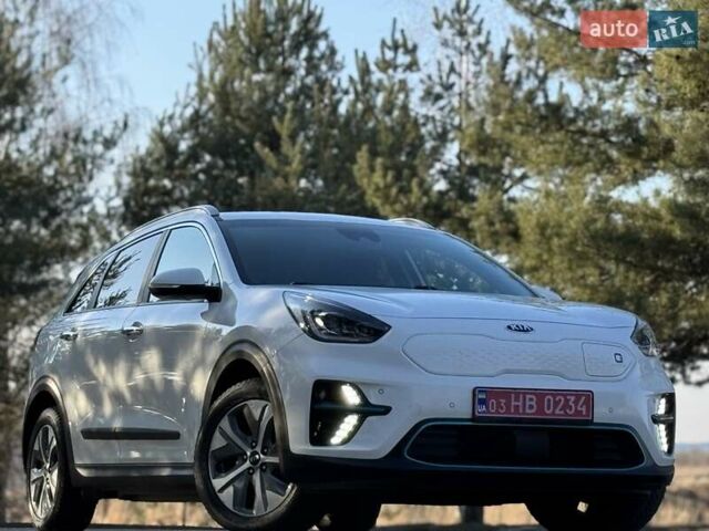 Белый Киа Niro, объемом двигателя 0 л и пробегом 72 тыс. км за 18600 $, фото 3 на Automoto.ua