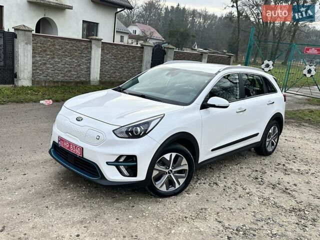 Білий Кіа Niro, об'ємом двигуна 0 л та пробігом 147 тис. км за 18800 $, фото 62 на Automoto.ua