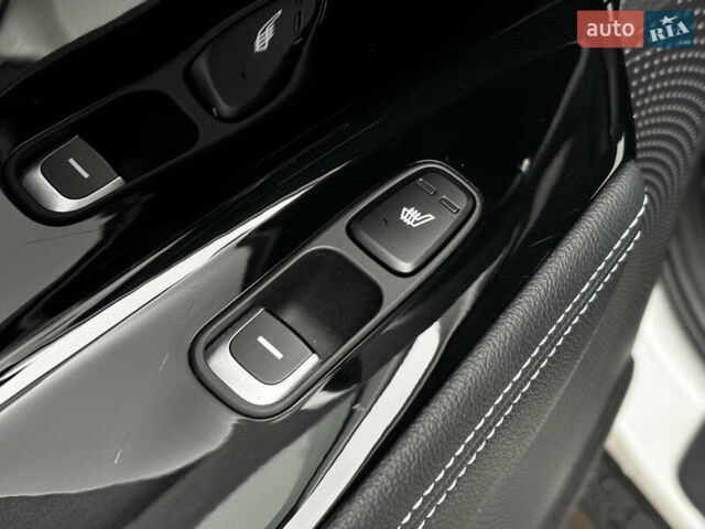 Білий Кіа Niro, об'ємом двигуна 0 л та пробігом 124 тис. км за 20400 $, фото 36 на Automoto.ua