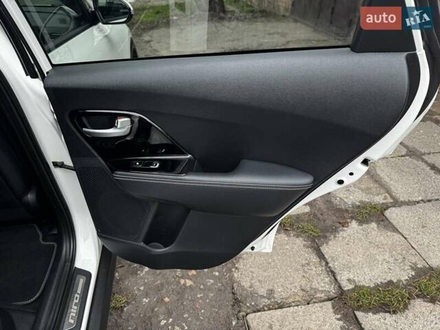 Белый Киа Niro, объемом двигателя 0 л и пробегом 160 тыс. км за 18850 $, фото 42 на Automoto.ua