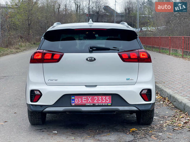 Білий Кіа Niro, об'ємом двигуна 1.6 л та пробігом 215 тис. км за 16800 $, фото 7 на Automoto.ua