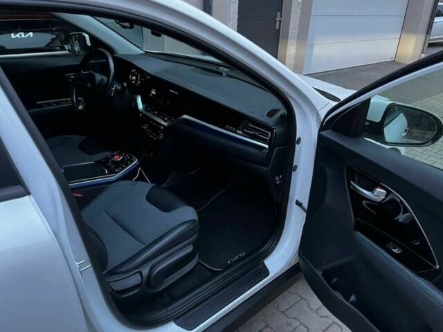 Белый Киа Niro, объемом двигателя 0 л и пробегом 56 тыс. км за 14900 $, фото 7 на Automoto.ua