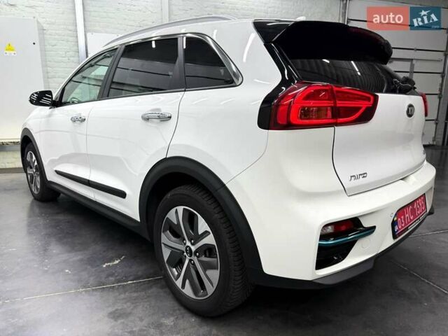 Белый Киа Niro, объемом двигателя 0 л и пробегом 91 тыс. км за 19985 $, фото 3 на Automoto.ua