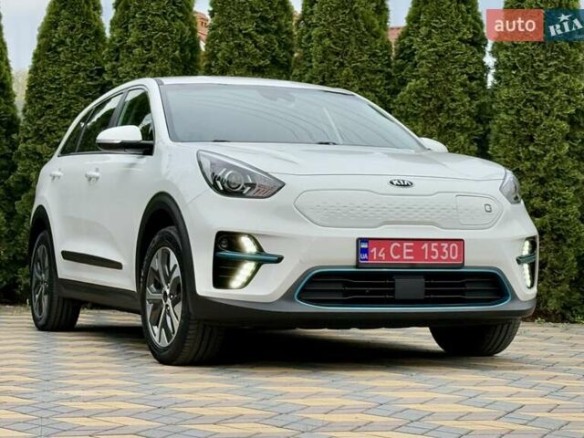 Белый Киа Niro, объемом двигателя 0 л и пробегом 65 тыс. км за 19300 $, фото 3 на Automoto.ua