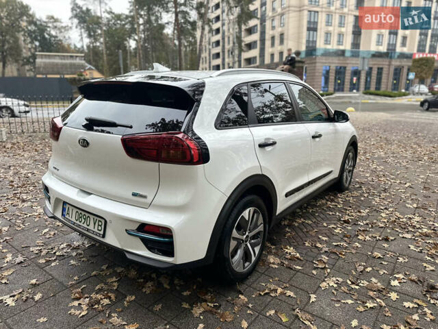 Киа Niro 2020 в Ирпене на Automoto.ua Белый Киа Niro, объемом двигателя 0 л и пробегом 79 тыс. км за 21000 $, фото 13 на Automoto.ua