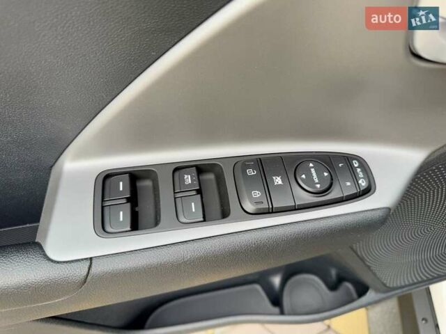 Белый Киа Niro, объемом двигателя 0 л и пробегом 65 тыс. км за 19300 $, фото 27 на Automoto.ua