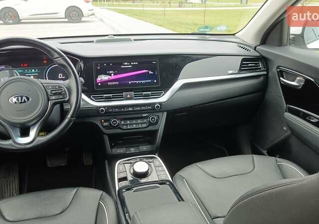 Білий Кіа Niro, об'ємом двигуна 0 л та пробігом 127 тис. км за 19999 $, фото 27 на Automoto.ua