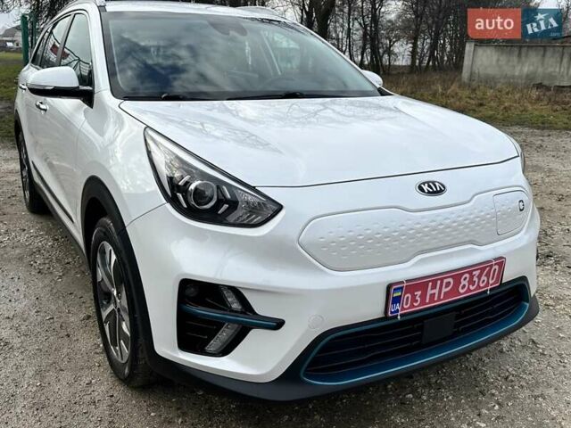 Білий Кіа Niro, об'ємом двигуна 0 л та пробігом 147 тис. км за 18800 $, фото 16 на Automoto.ua