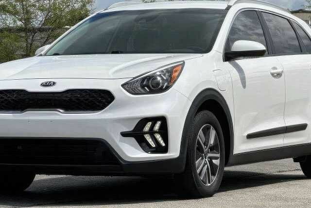Белый Киа Niro, объемом двигателя 1.6 л и пробегом 65 тыс. км за 7100 $, фото 2 на Automoto.ua