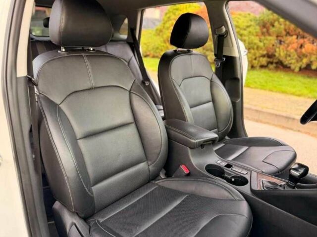 Белый Киа Niro, объемом двигателя 1.6 л и пробегом 148 тыс. км за 10000 $, фото 10 на Automoto.ua