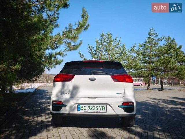 Белый Киа Niro, объемом двигателя 0 л и пробегом 78 тыс. км за 17900 $, фото 5 на Automoto.ua
