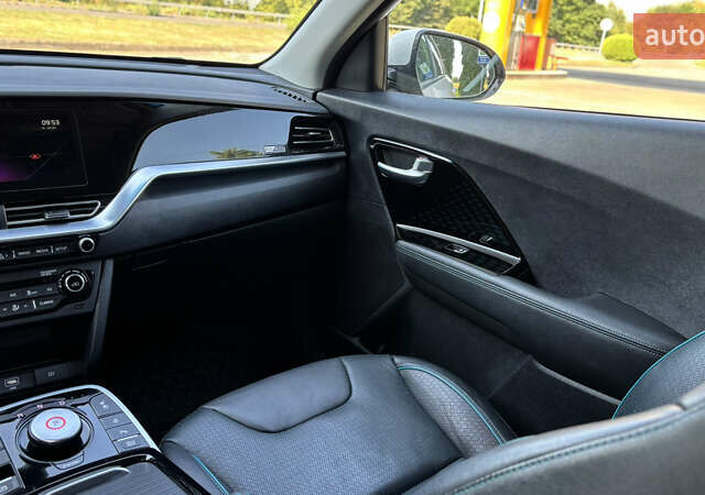 Белый Киа Niro, объемом двигателя 0 л и пробегом 114 тыс. км за 19400 $, фото 57 на Automoto.ua