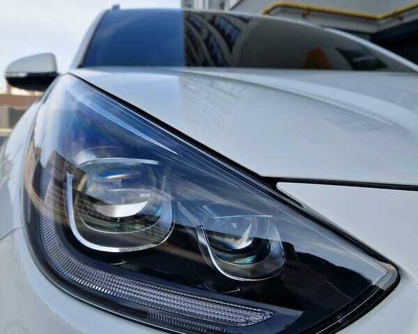 Белый Киа Niro, объемом двигателя 0 л и пробегом 94 тыс. км за 19855 $, фото 59 на Automoto.ua