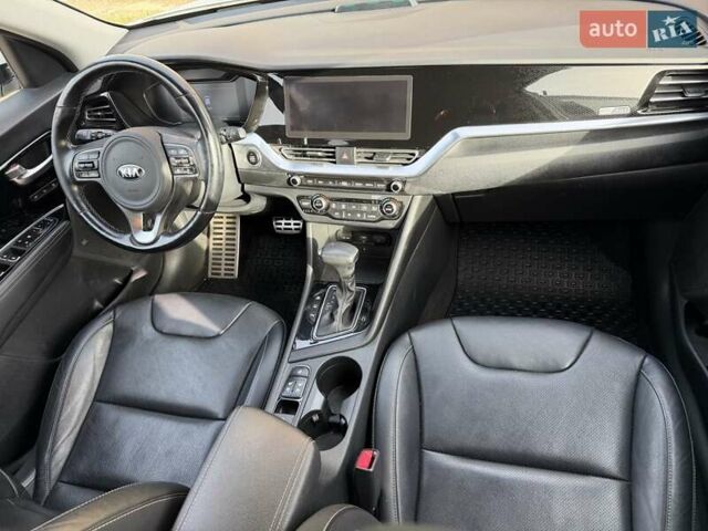 Белый Киа Niro, объемом двигателя 1.58 л и пробегом 200 тыс. км за 18600 $, фото 21 на Automoto.ua