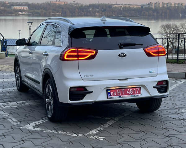 Белый Киа Niro, объемом двигателя 0 л и пробегом 103 тыс. км за 19500 $, фото 10 на Automoto.ua