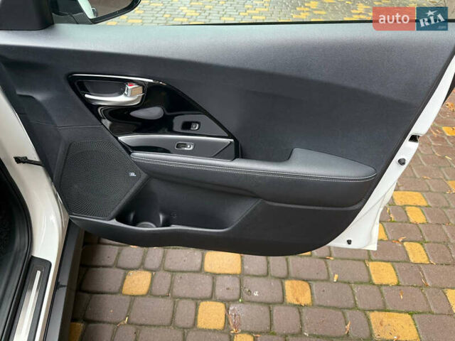 Белый Киа Niro, объемом двигателя 0 л и пробегом 152 тыс. км за 20400 $, фото 35 на Automoto.ua