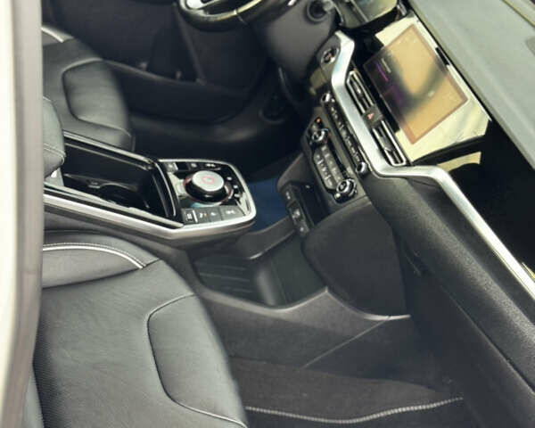 Білий Кіа Niro, об'ємом двигуна 0 л та пробігом 117 тис. км за 19750 $, фото 56 на Automoto.ua