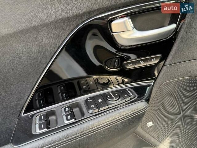 Белый Киа Niro, объемом двигателя 1.58 л и пробегом 200 тыс. км за 18600 $, фото 17 на Automoto.ua