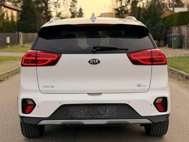 Белый Киа Niro, объемом двигателя 1.6 л и пробегом 148 тыс. км за 10000 $, фото 7 на Automoto.ua
