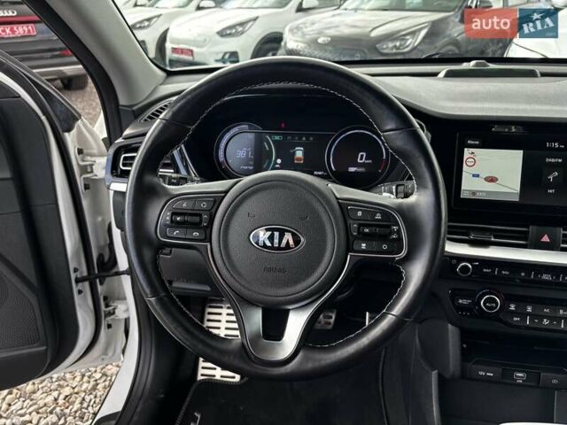 Киа Niro 2020 в Львове на Automoto.ua Белый Киа Niro, объемом двигателя 0 л и пробегом 95 тыс. км за 20450 $, фото 15 на Automoto.ua