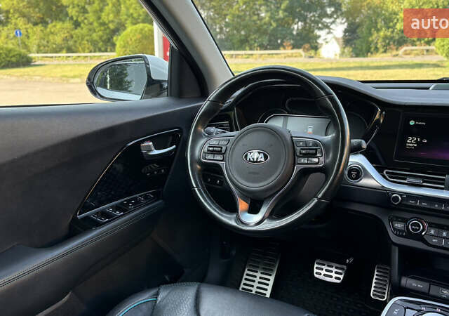 Белый Киа Niro, объемом двигателя 0 л и пробегом 114 тыс. км за 19400 $, фото 58 на Automoto.ua