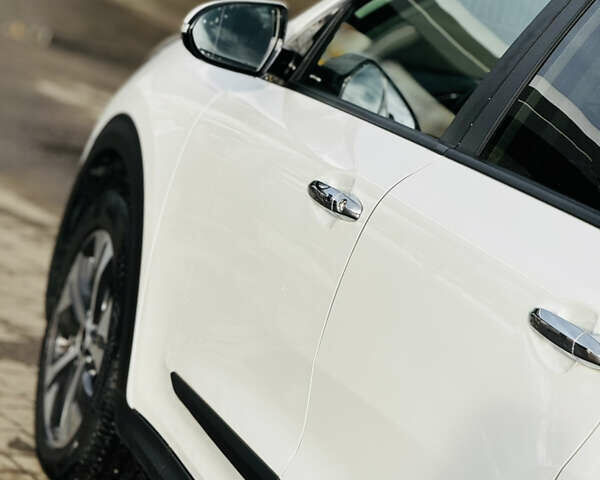 Білий Кіа Niro, об'ємом двигуна 0 л та пробігом 117 тис. км за 19750 $, фото 34 на Automoto.ua