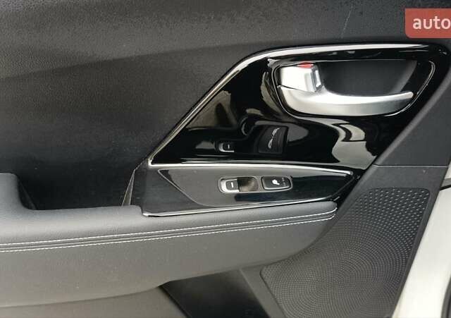Білий Кіа Niro, об'ємом двигуна 0 л та пробігом 127 тис. км за 19999 $, фото 23 на Automoto.ua