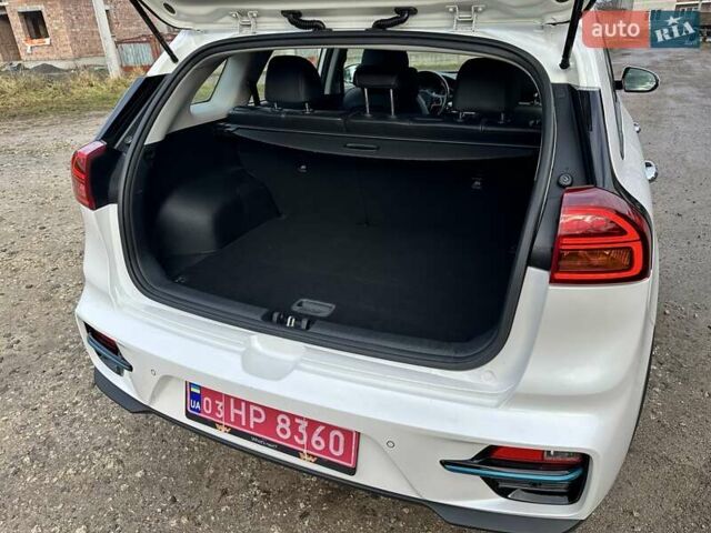 Білий Кіа Niro, об'ємом двигуна 0 л та пробігом 147 тис. км за 18800 $, фото 55 на Automoto.ua