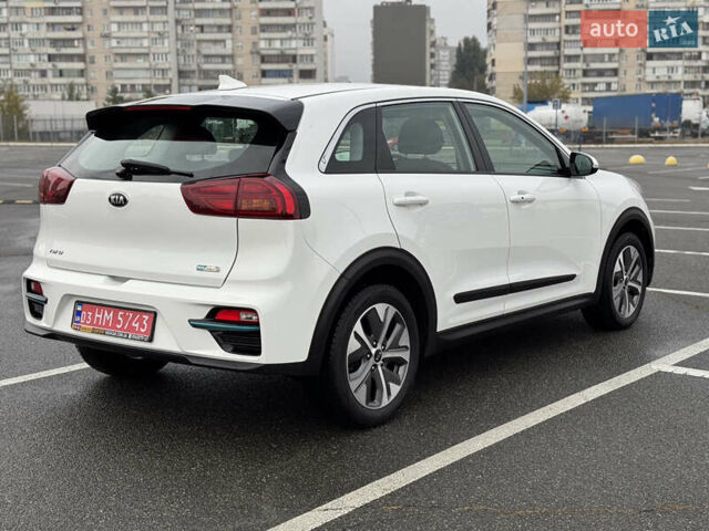 Киа Niro 2020 в Киеве на Automoto.ua Белый Киа Niro, объемом двигателя 0 л и пробегом 171 тыс. км за 18300 $, фото 8 на Automoto.ua