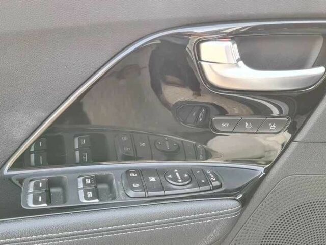 Білий Кіа Niro, об'ємом двигуна 0 л та пробігом 89 тис. км за 15000 $, фото 9 на Automoto.ua