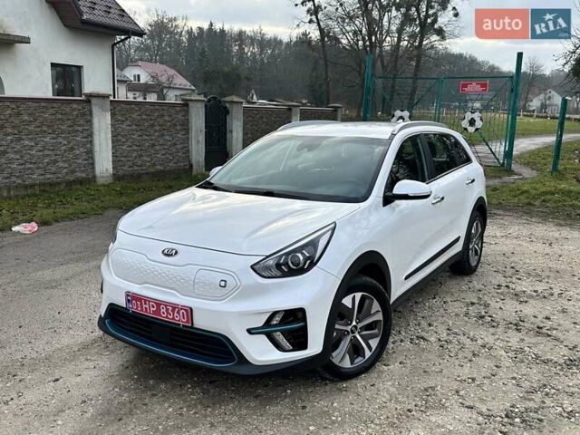 Білий Кіа Niro, об'ємом двигуна 0 л та пробігом 147 тис. км за 18800 $, фото 63 на Automoto.ua
