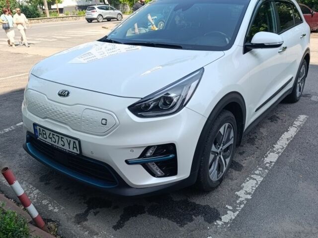 Белый Киа Niro, объемом двигателя 0 л и пробегом 120 тыс. км за 21000 $, фото 1 на Automoto.ua