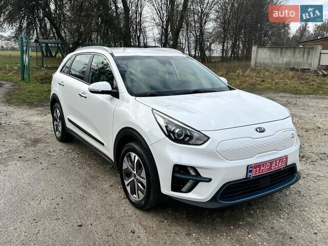 Білий Кіа Niro, об'ємом двигуна 0 л та пробігом 147 тис. км за 18800 $, фото 15 на Automoto.ua