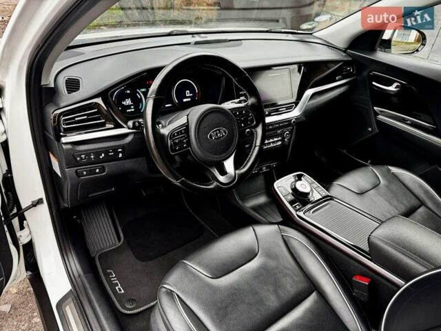 Белый Киа Niro, объемом двигателя 0 л и пробегом 160 тыс. км за 18850 $, фото 24 на Automoto.ua