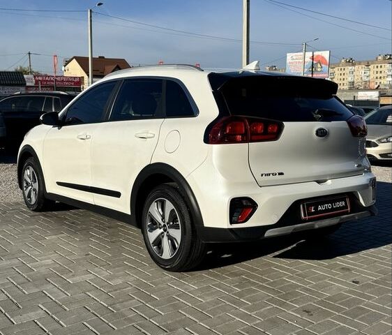 Білий Кіа Niro, об'ємом двигуна 1.6 л та пробігом 37 тис. км за 19700 $, фото 6 на Automoto.ua