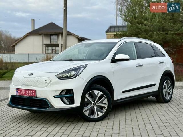 Білий Кіа Niro, об'ємом двигуна 0 л та пробігом 89 тис. км за 18950 $, фото 7 на Automoto.ua