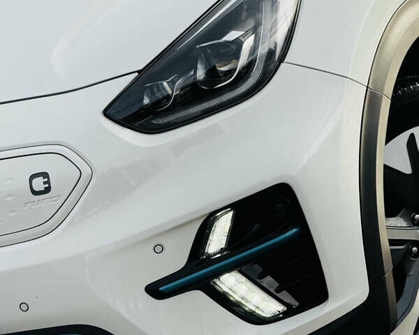 Білий Кіа Niro, об'ємом двигуна 0 л та пробігом 117 тис. км за 19750 $, фото 14 на Automoto.ua