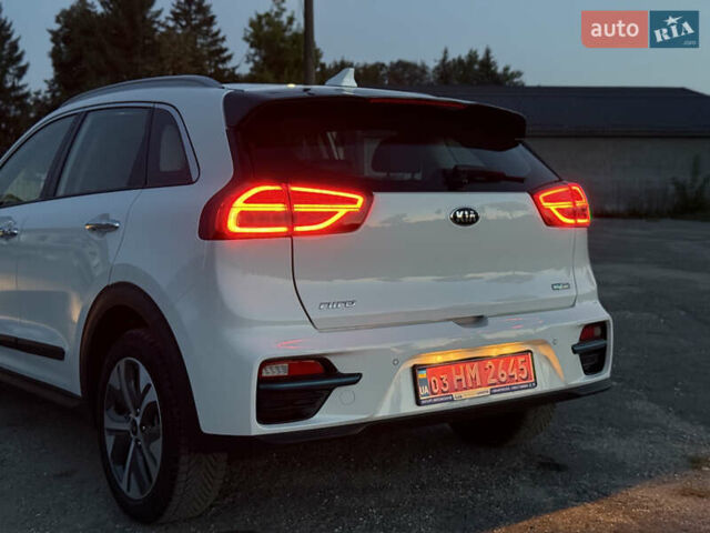 Білий Кіа Niro, об'ємом двигуна 0 л та пробігом 152 тис. км за 18500 $, фото 25 на Automoto.ua