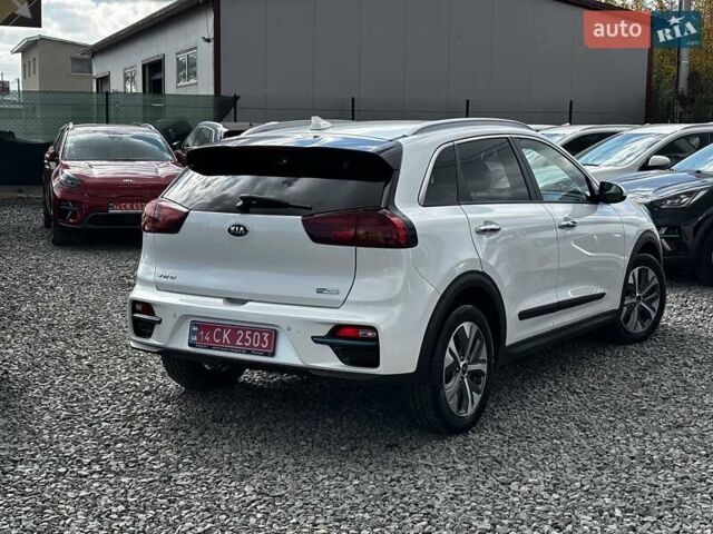 Киа Niro 2020 в Львове на Automoto.ua Белый Киа Niro, объемом двигателя 0 л и пробегом 95 тыс. км за 20450 $, фото 6 на Automoto.ua